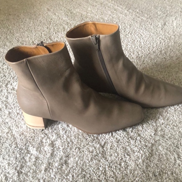 NWOB Coclico Leather Ankle Boots - Taupe